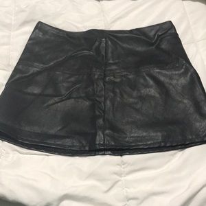 Jolt | Vegan leather skirt